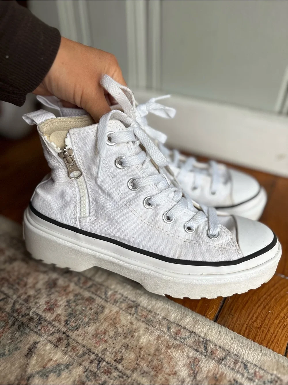 Kids 3Y White High-Top Canvas Sneakers with Side Zip Lug Sole